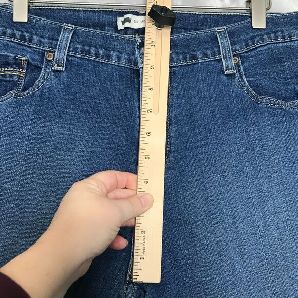 Levis 515 Bootcut Jean Womens 32*30 Medium Blue Mid Rise Embrioidered Pockets - Picture 11 of 13